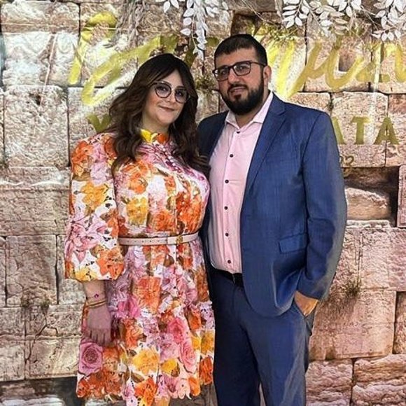 Meet your Posher, Julie - Picture 1 of 1